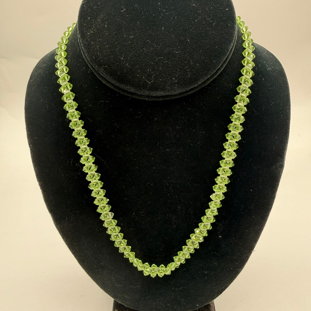 Handmade Lime Green Crystal Bicone Beaded Necklace Vintage Style‎ 17.5 Inch